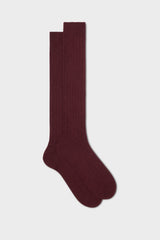 Bresciani 'Campidoglio' socks in cashmere, with a ribbed knit and a solid burgundy color.