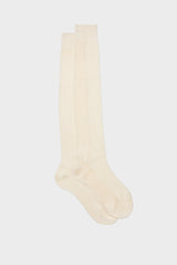 Bresciani Celio long socks in 100% Organzino silk, in a solid white color with a single rib detail.