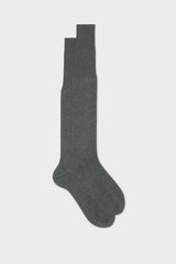 Bresciani Fabio long socks in extrafine mercerised Egyptian cotton, with an grey pindot pattern.