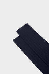 Close-up of the ribbed knit and hand-linked toe on Bresciani 'Lupo' socks, in a solid black color.