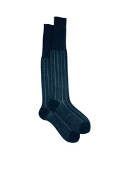 Bresciani Leone long socks in extrafine mercerised Egyptian cotton, in a solid light green peacock color with a pinstripes pattern   